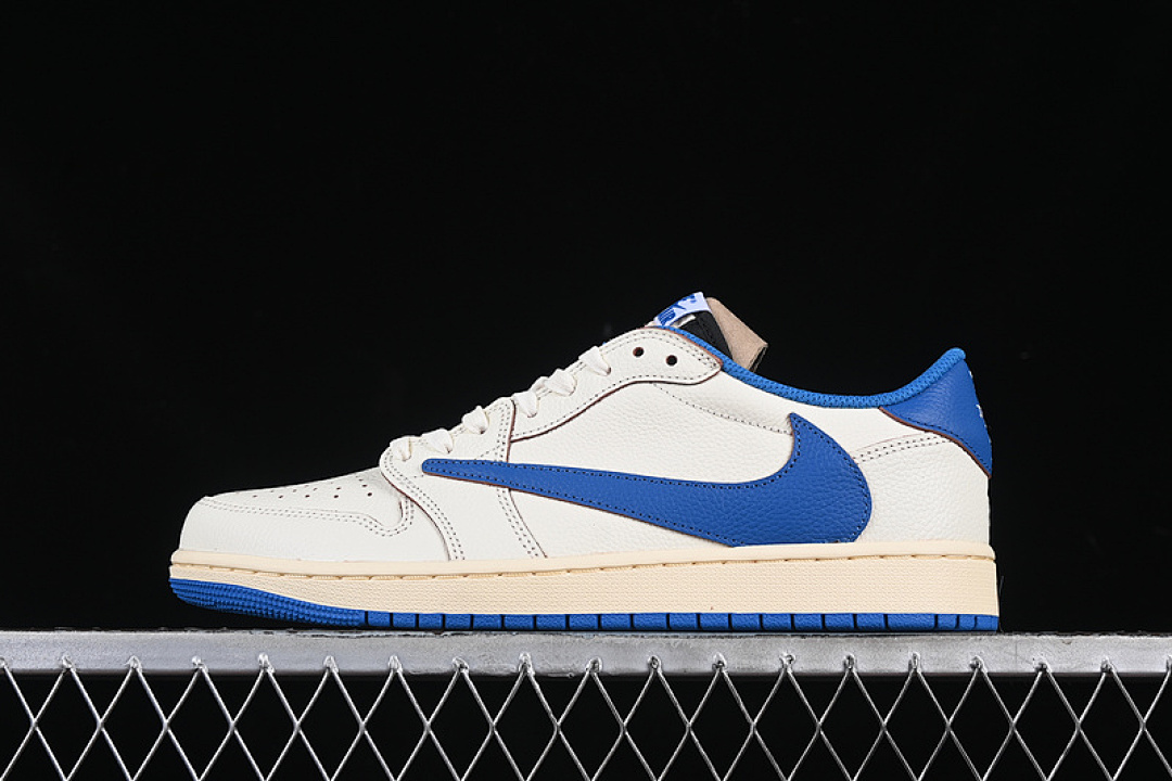 Jordan [DM7866-104]-[FRAGMENT DESIGN TRAVIS SCOTT JORDAN 1 LOW OG SP SAIL/BLACK/MUSLIN/MILITARY (BLUE]), photo 1