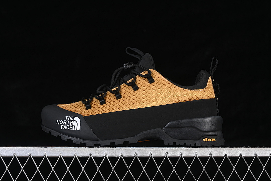 The North Face [NFA817B8OR-080]-[THE NORTH FACE GLENCLYFFE LOW BROWN/BLACK]-[WOMAN:39]-[MAN:40-45], photo 1