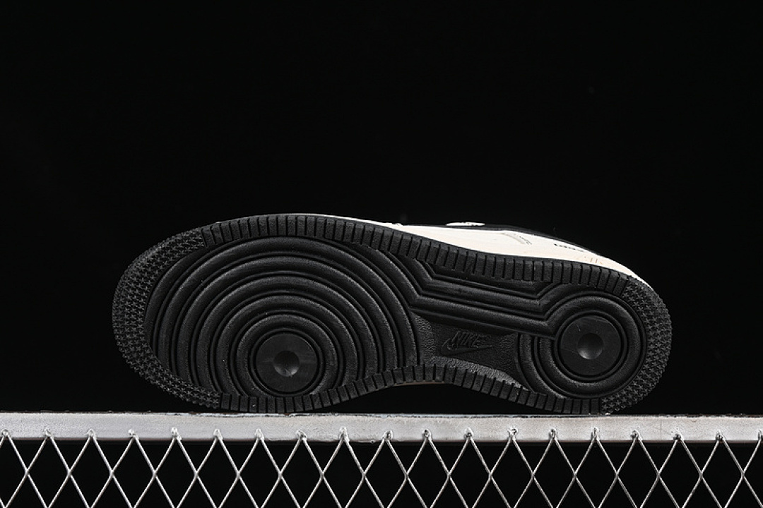 Nike [FR0538-090]-[BA*LEN*CIAGA AIR FORCE 1 07 LOW BLACK/WHITE]-[WOMAN:36-39]-[MAN:40-45] - Image 15