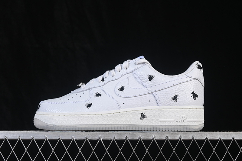Nike AIR FORCE 1 LOW RETRO SUMMIT WHITE/BLACK · IM3081-100, photo 1
