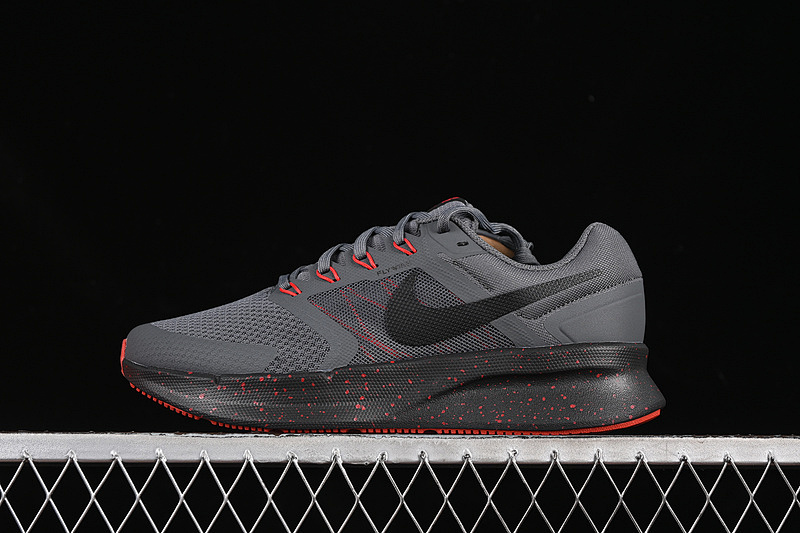 RUN SWIFT 3 DARK GREY/UNIVERSITY RED/BLACK · IB3972-021, photo 1