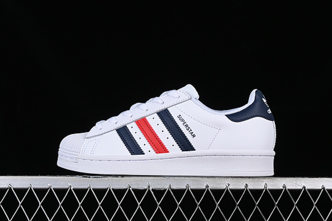 Unbranded [EG2328]-[SUPERSTAR WHITE/BLACK/RED/BLUE]-[WOMAN:35-39]-[MAN:40-44], photo 1