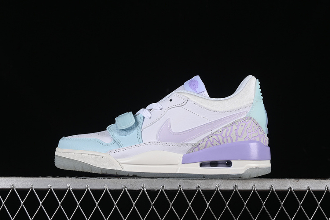Jordan AIR Jordan LEGACY AJ312 LOW WHITE/BLUE/PURPLE · HQ3820-151, photo 1