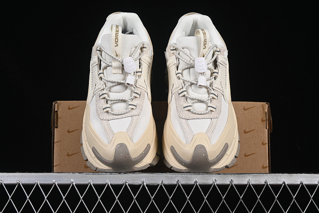 Nike [FV2295-101]-[ZOOM VOMERO ROAM WHITE/BEIGE]-[WOMAN:36-39]-[MAN:40-45] - Image 13