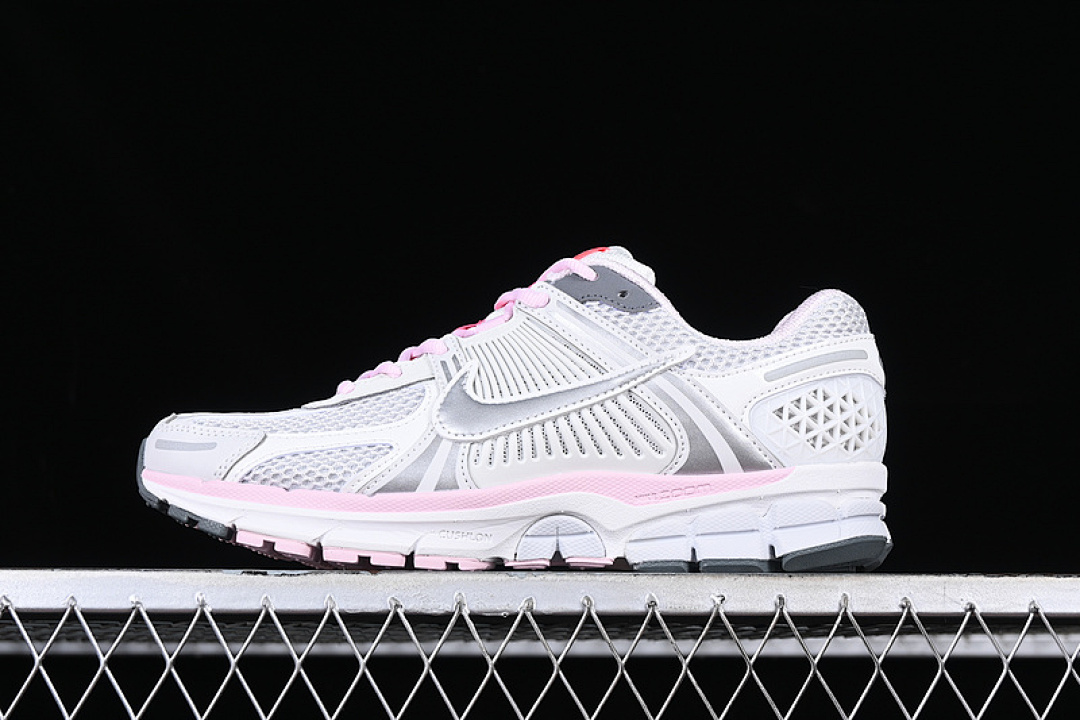 Nike [FN3695-001]-[AIR ZOOM VOMERO 5 520 PACK WHITE/PINK FOAM]-[WOMAN:35.5-42], photo 1