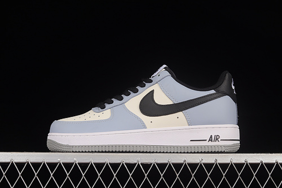 Nike Nike AIR FORCE 1 07 LOW RICE WHITE/WOLF GRAY/BEIGE · CW2288-120, photo 1