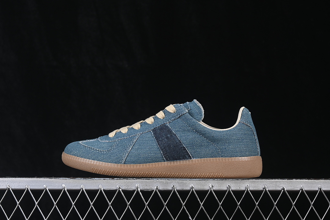 Unbranded [S58WS0109]-[CALFSKIN REPLICA CASUAL SNEAKERS NAVY BLUE/BLUE]-[WOMAN:35-39]-[MAN:40-46], photo 1