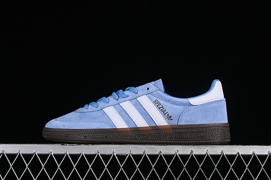 HANDBALL SPEZIAL LIGHT BLUE/FOOTWEAR WHITE/GUM · BD7632, photo 1