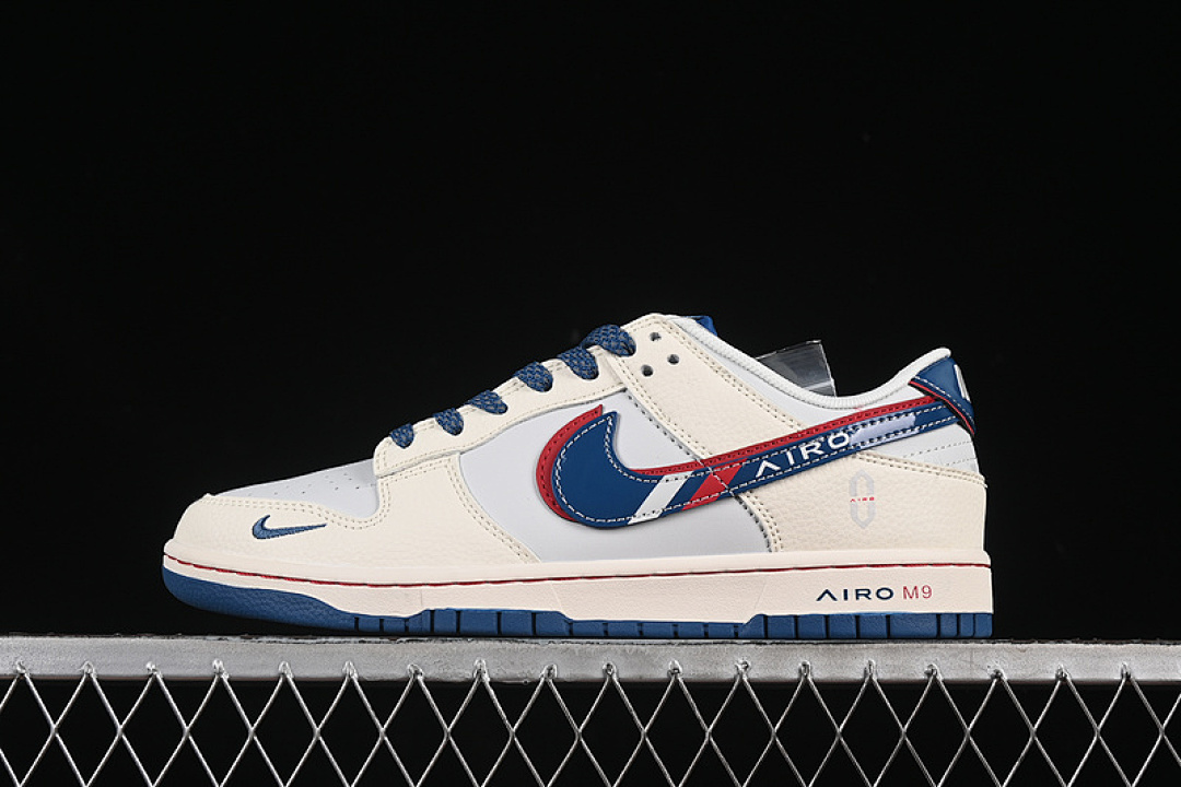 Nike SB DUNK LOW WHITE/BLUE/RED · FC1688-235, photo 1