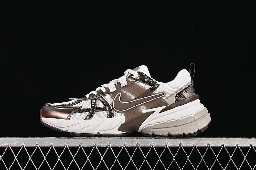 Unbranded [HV6416-200]-[V2K RUNTEKK RUN WHITE/GREY/BROWN]-[WOMAN:35.5-39]-[MAN:40-45], photo 1