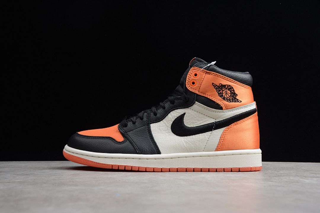 Jordan [AV3725-010]-[AIR JORDAN 1 RE HIGH OG SL BLACK/BLACK-STARFISH-SAIL]-[MAN:40-46]-[1.3-240], photo 1