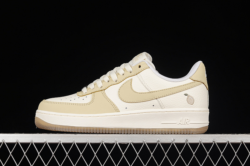 Nike Nike AIR FORCE 1 LOW 07 LEMON/WHITE/WHITE · AA6902-700, photo 1