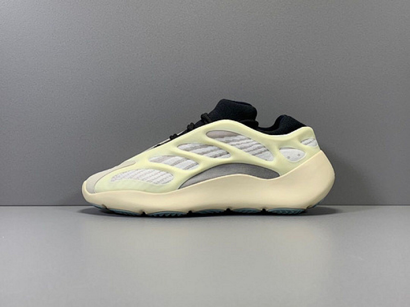 On Running Adidas OG YEEZY BOOST 700 V3 AZAEL AZAEL/AZAEL/AZAEL · FW4980, photo 1