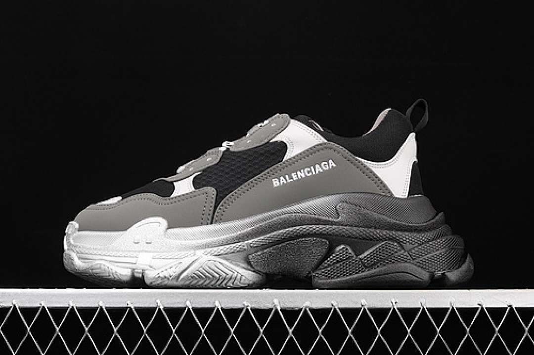 Balenciaga TRIPLE S SNEAKER DADSHOE BLACK/WHITE/GREY · F10841, photo 1