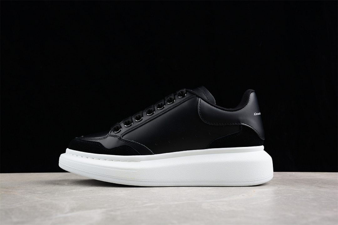 Alexander McQueen [WHGP7]-[MCQUEEN WHITE/BLACK]-[WOMAN:35-39]-[MAN:40-44], photo 1