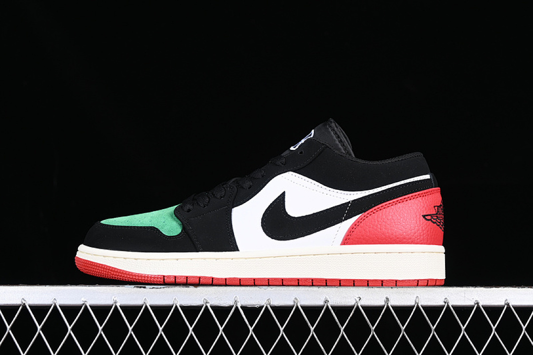 Jordan AIR Jordan 1 LOW QUAI 54 BLACK/WHITE/GREEN/RED · FQ6703-100, photo 1