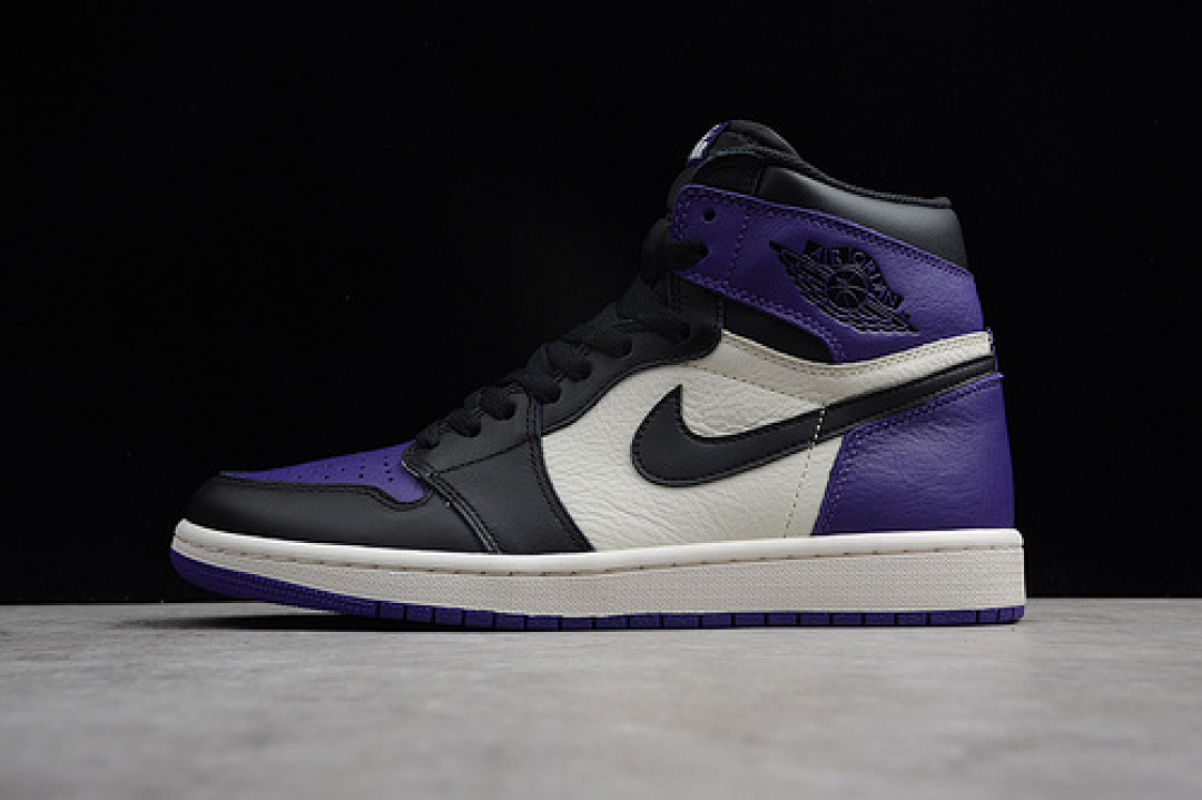Jordan [555088-501]-[AIR JORDAN 1 RETRO HIGH OG COURT PURPLE/BLACK-SAIL]-[MAN:40-46]-[OG00220], photo 1