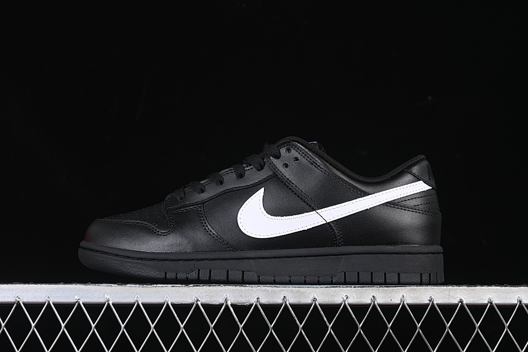 Nike SB DUNK LOW SWOOSH LOW-TOP CASUAL SNEAKERS BLACK/WHITE · IO7606-010, photo 1