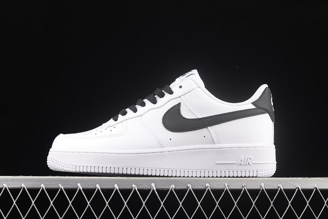 Nike Nike AIR FORCE 1 LOW 07 WHITE/WHITE/BLACK · CT2302-100, photo 1