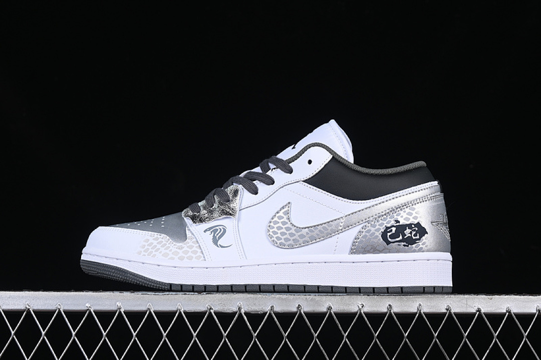 Jordan [553558-152]-[ID]-[AIR JORDAN 1 LOW IRON GREY/WHITE/BLACK]-[WOMAN:36-39]-[MAN:40-46], photo 1