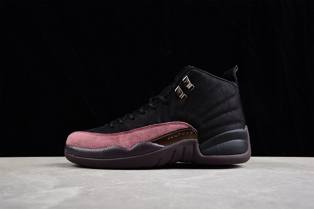 Jordan [DV6989-001]-[A MA MANIÉRE X AIR JORDAN 12 RETRO BLACK/BLACK/BURGUNDY CRUSH]-[MAN:40-47.5], photo 1