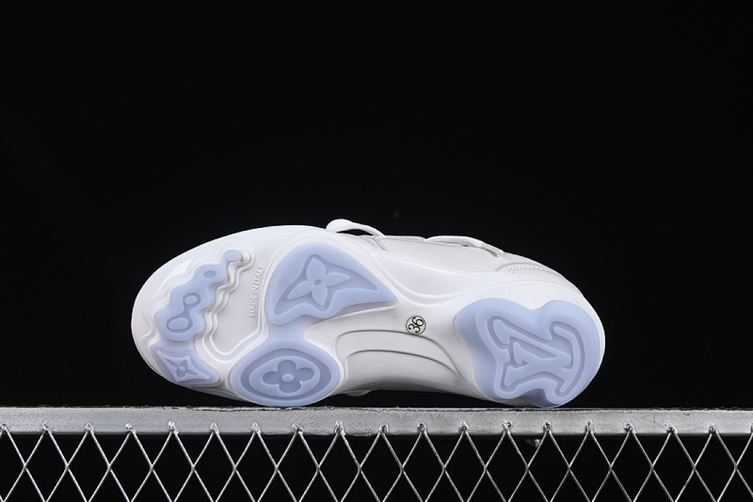 Louis Vuitton [LOUIS VUITTON FOOTPRINT SOCCER 2025 WHITE/BLUE]-[WOMAN:35-39]-[MAN:40-46] - Image 15