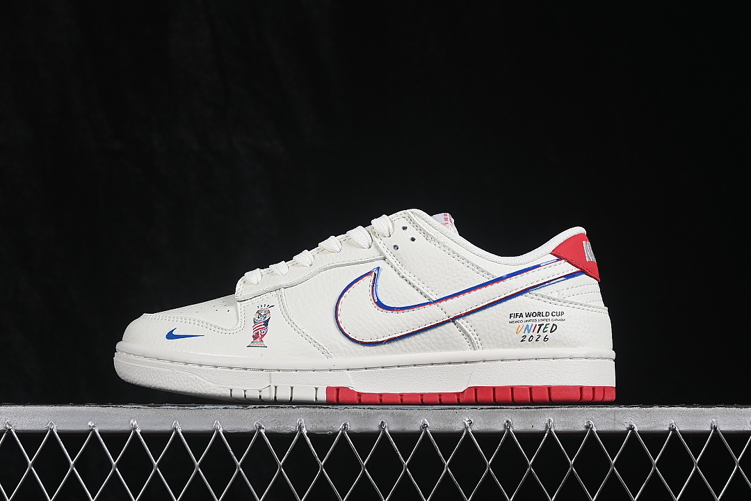 Nike DUNK LOW CASUAL SNEAKERS RED/WHITE · NH0601-499, photo 1