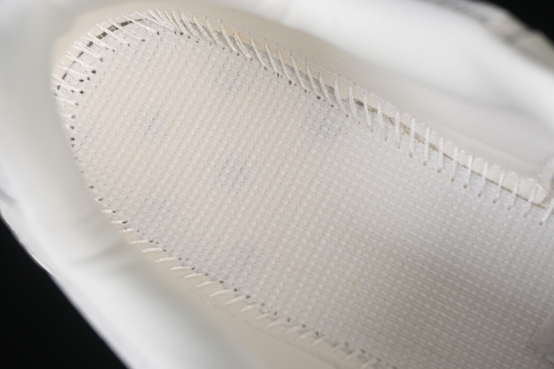 On Running [477962-23]-[XT WHISPER VOID EXPLORER SERIES LIGHT GRAY/WHITE]-[WOMAN:36-39]-[MAN:40-44] - Image 4