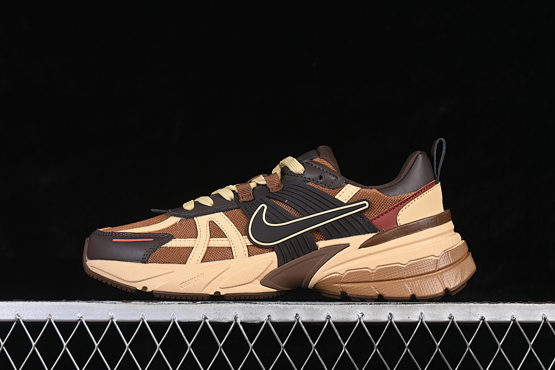V2K RUN LIGHT BRITISH TAN/SESAME/PICANTE RED · HQ3445-222, photo 1