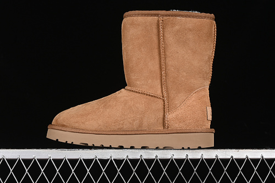 UGG UGG CLASSIC SHORT II MAROOM · 1016223, photo 1