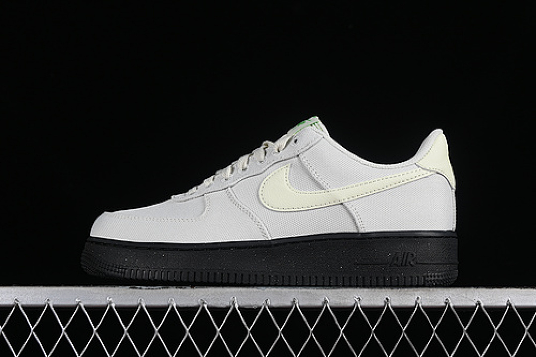 Nike Nike AIR FORCE 1 07 LOW SEA GLASS/SEA GLASS/BLACK/CHLOROPHYLL/EARTHSEA GLASS · FJ4160-002, photo 1