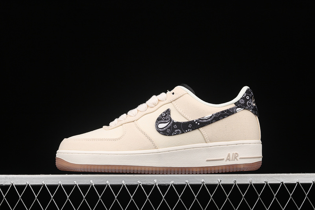 Nike Nike AIR FORCE 1 LOW 07 LV8 PAISLEY SWOOSH RATTAN/RATTAN/PALE IVORY/BLACK · DJ4631-200, photo 1