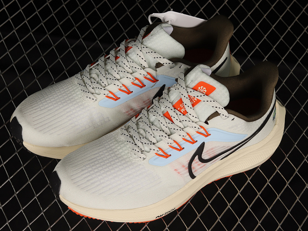 Nike [DX6050-101]-[AIR ZOOM PEGASUS 39 WHITE/TOTAL ORANGE/BLACK]-[WOMAN:36-39]-[MAN:40-45] - Image 10