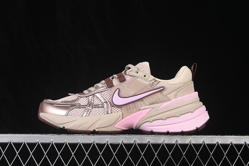V2K RUN RETRO LOW-TOP RUNNING SHOES BROWN/PINK/BROWN · FD0736-115, photo 1