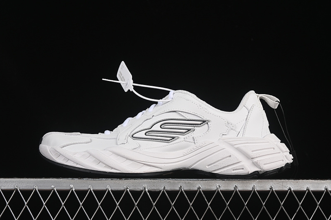 On Running [WDTSC9110]-[BA*LEN*CIAGA MONDAY WHITE]-[WOMAN:35-39]-[MAN:40-45], photo 1