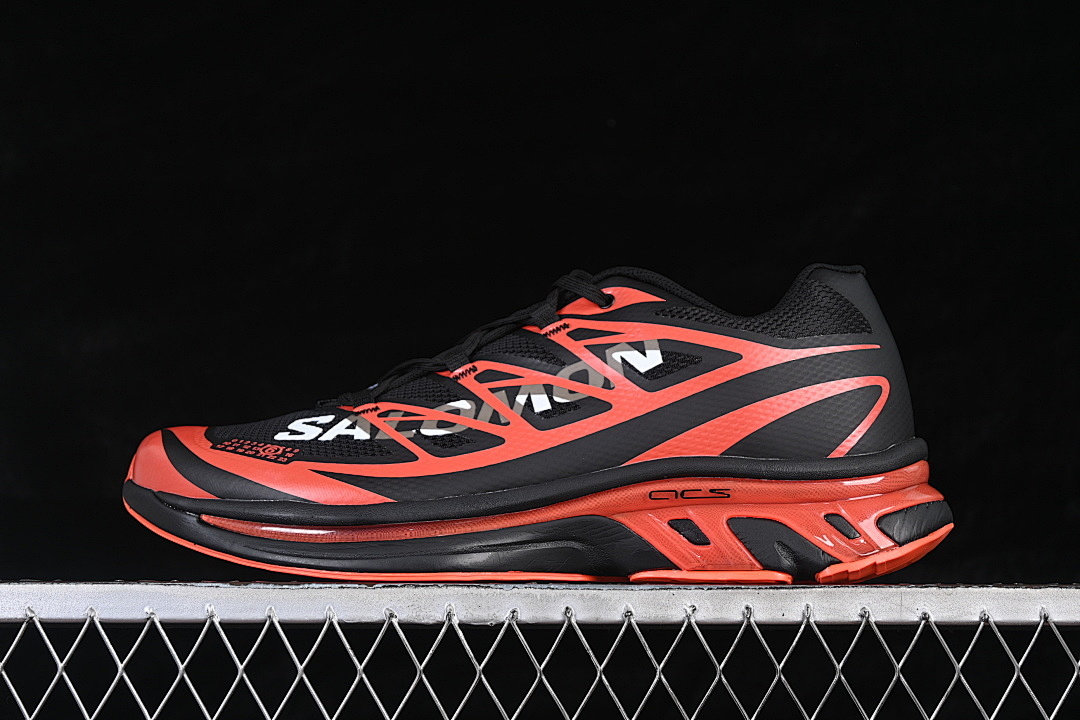 On Running Maison Margiela XT-MM6 LOW-TOP CASUAL LIFESTYLE SHOES BLACK/RED · 491083-28, photo 1