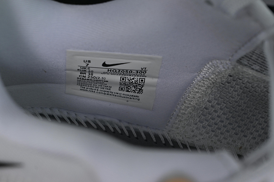 Nike [HQ2050-300]-[AIR ZOOM VOMERO PREMIUM WHITE/BLACK/GREEN]-[WOMAN:36-39]-[MAN:40-45] - Image 6