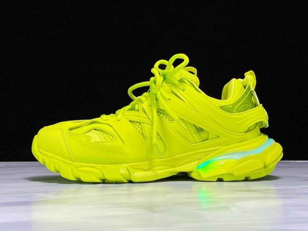 Unbranded [OK TRACK LED TRAINERS 3.0 SHOES FLUORESCENT YELLOW]-[WOMAN:35-39]-[MAN:40-45], photo 1
