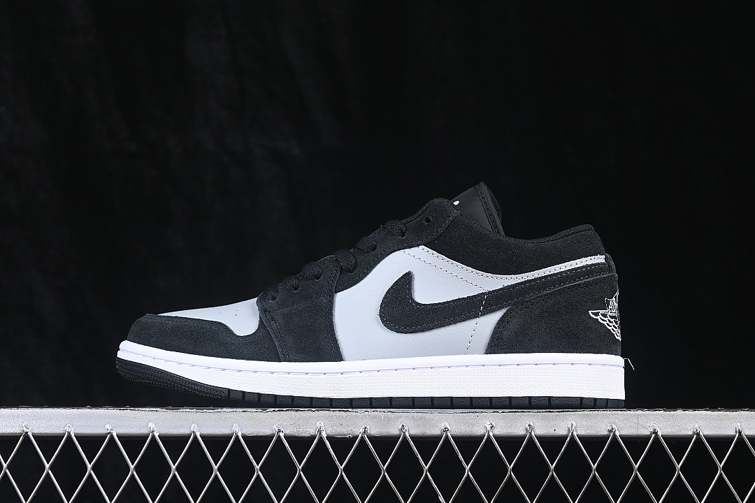 Jordan AIR Jordan 1 LOW RETRO BASKETBALL SHOES BLACK/WHITE · 553558-048, photo 1