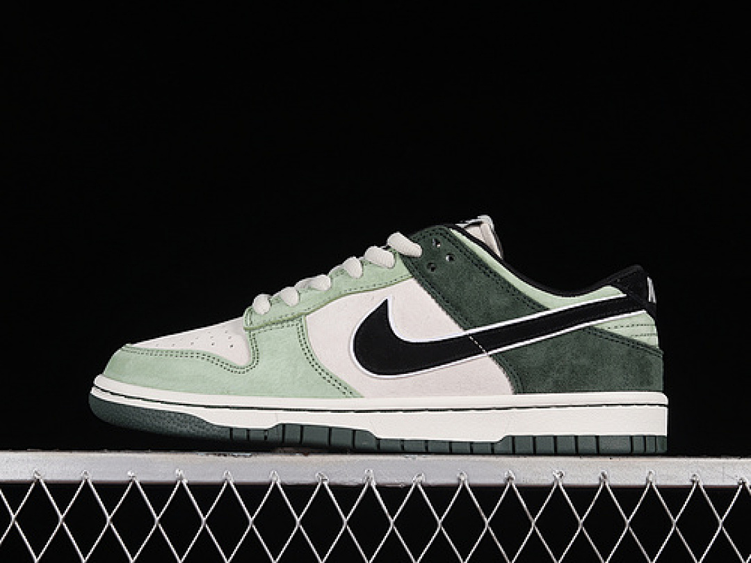 Unbranded [LF0068-001]-[OTOMO KATSUHIRO SB DUNK LOW STEAMBOY OST WHITE/BLACK/GREEN]-[UNISEX:36-46], photo 1