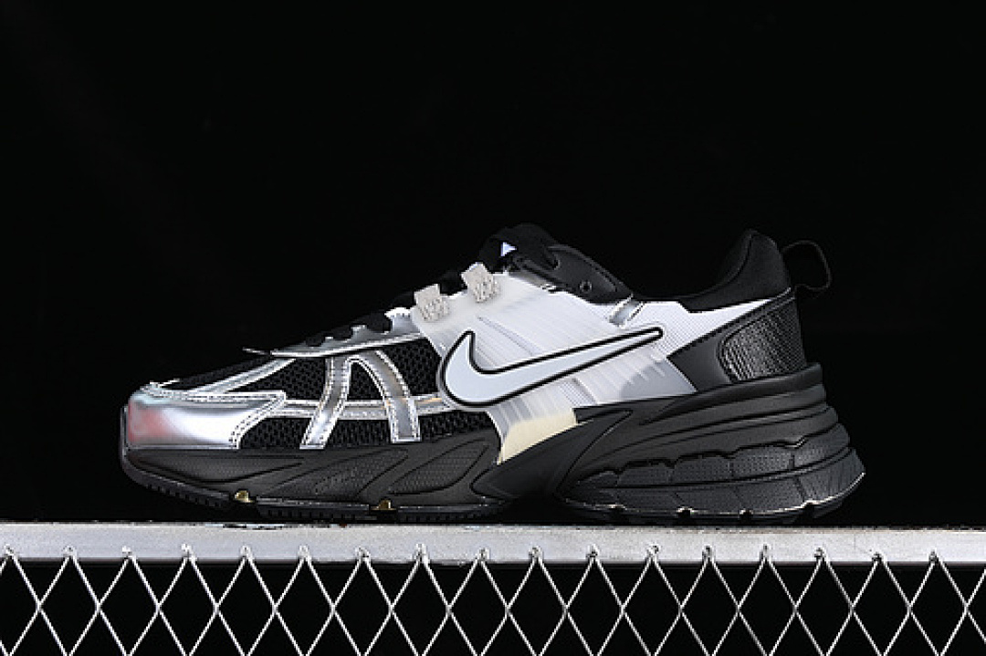 V2K RUNTEKK 3XL WHITE/BLACK/GREY · FD0736-003, photo 1