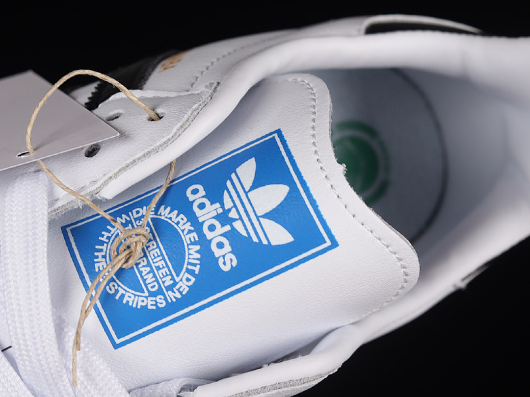 Adidas [HO1877]-[SAMBA VEGAN SHOES CLOUD WHITE/CORE BLACK/GUM]-[WOMAN:36-39]-[MAN:40-45] - Image 8