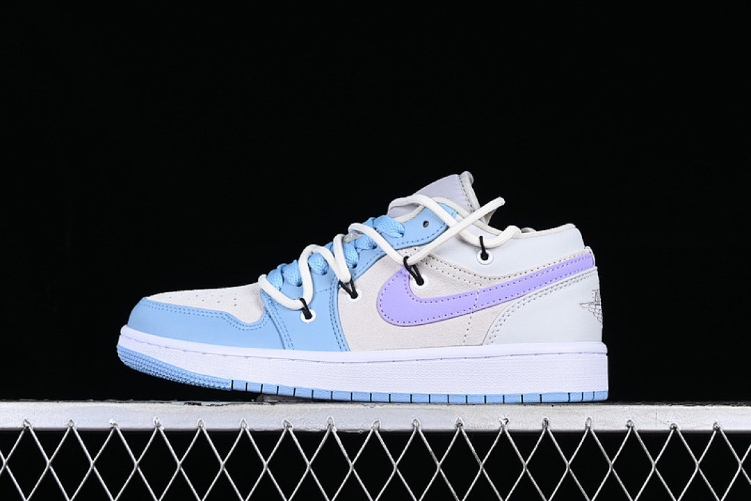 Jordan [DC0774-050]-[AIR JORDAN 1 LOW FOOTBALL GREY/ALUMINUM/WHITE]-[WOMAN:35.5-39]-[MAN:40-47.5], photo 1