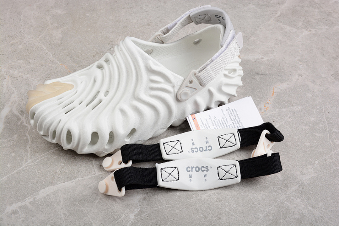 Crocs [SALEHE BEMBURY X CROCS POLLE CLOG WHITE/WHITE/WHITE]-[UNISEX SIZE:36-47] - Image 3