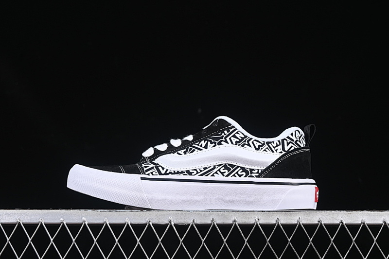 LOW TOP RETRO CASUAL BREAD SHOES WHITE/BLACK · VN000CS0239, photo 1