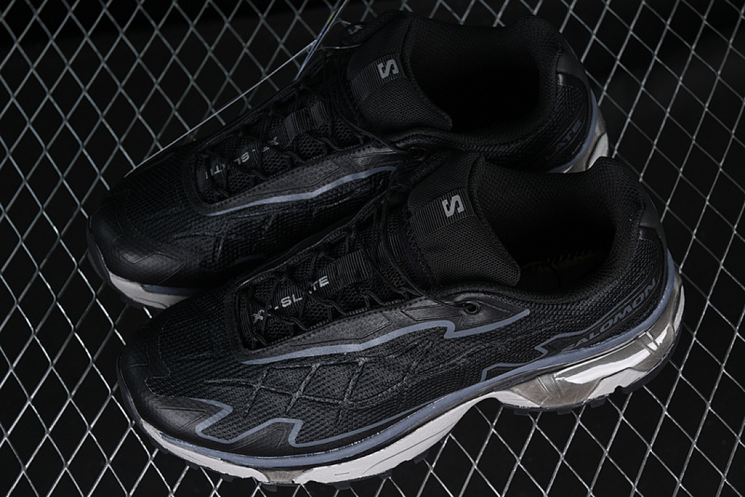 On Running [471326-28]-[XT SLATE FOR WOOD OUTDOOR OFF ROADING BLACK/GREY]-[WOMAN:36-39]-[MAN:40-45] - Image 10