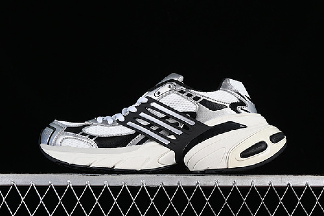 Unbranded [IH3381]-[ADISTAR XLG WHITE/BLACK/SILVER]-[WOMAN:35-39]-[MAN:40-45], photo 1