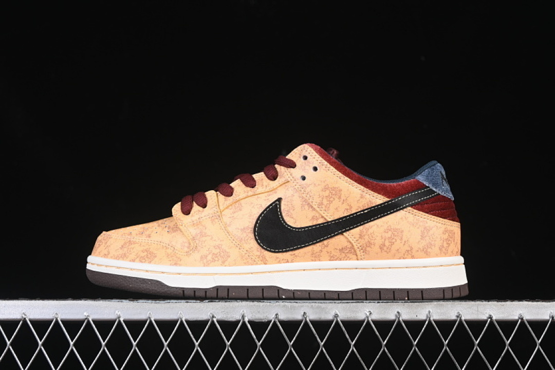 Unbranded [FZ1278-200]-[SB DUNK LOW CITY OF CINEMA BLACK/RED/BROWN]-[WOMAN:36-39]-[MAN:40-46], photo 1