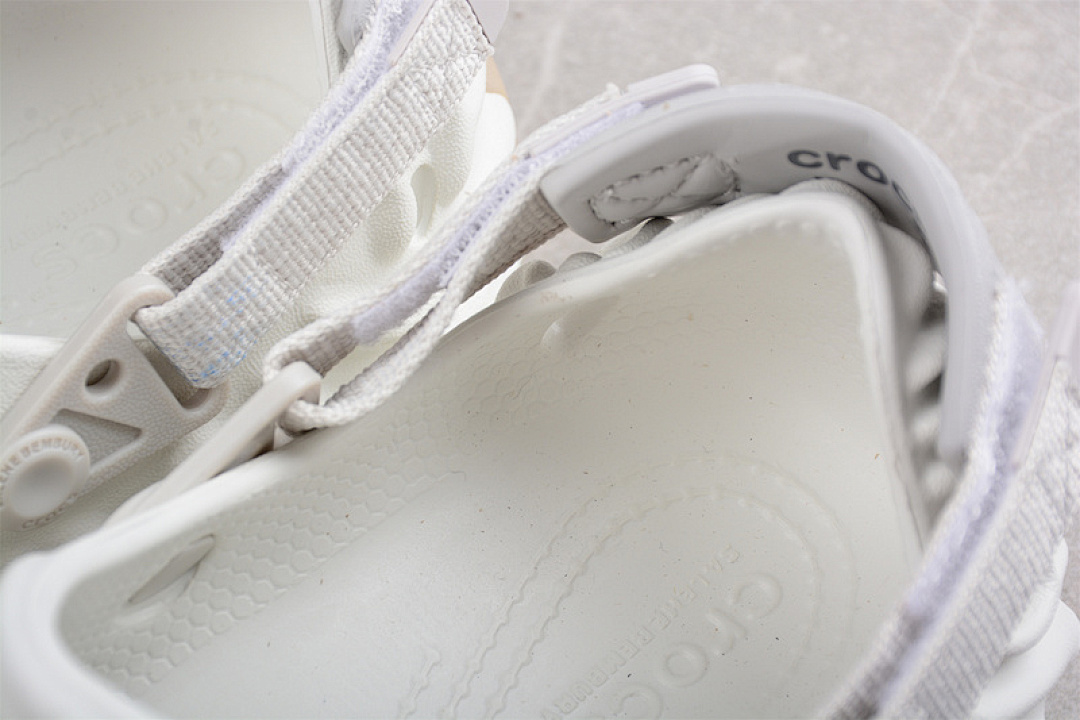 Crocs [SALEHE BEMBURY X CROCS POLLE CLOG WHITE/WHITE/WHITE]-[UNISEX SIZE:36-47] - Image 7