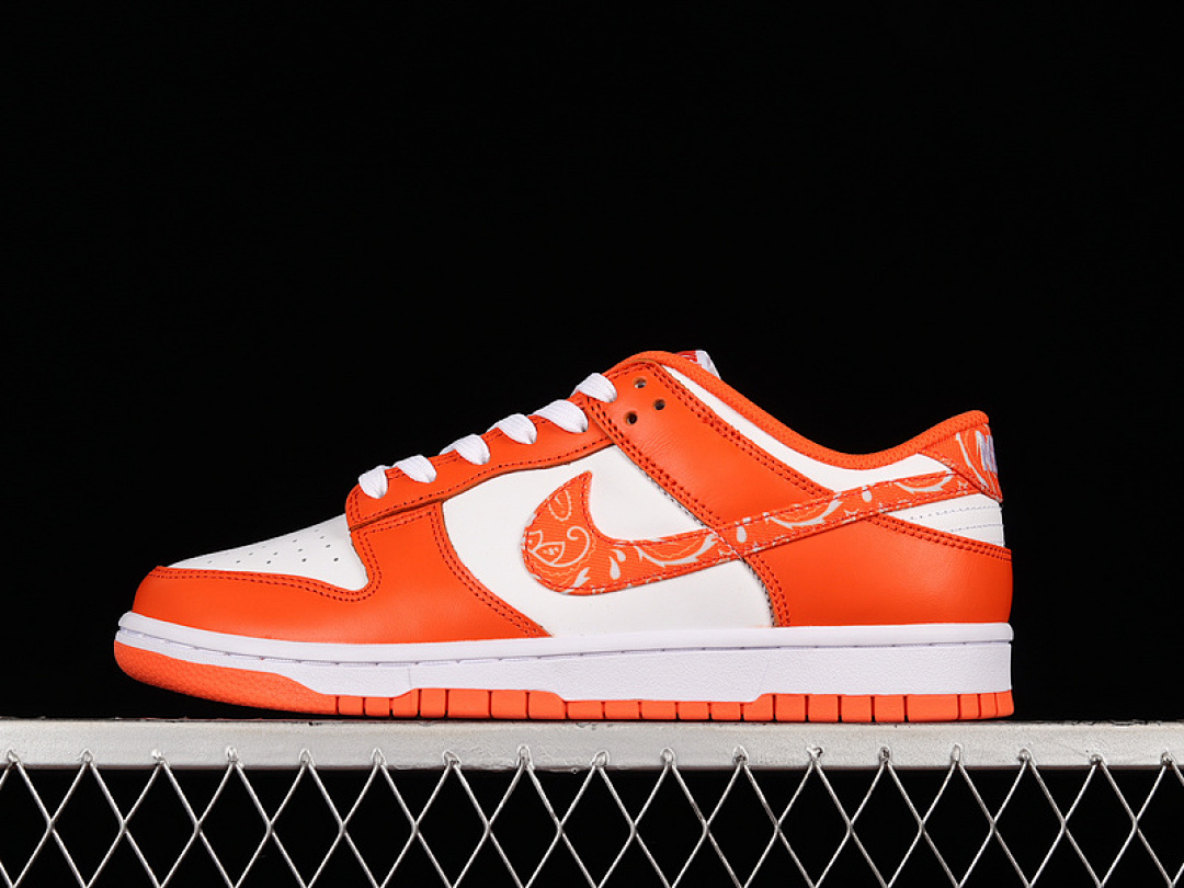 Nike DUNK LOW ESSENTIAL PAISLEY PACK ORANGE WHITE/ORANGE-WHITE · DH4401-103, photo 1